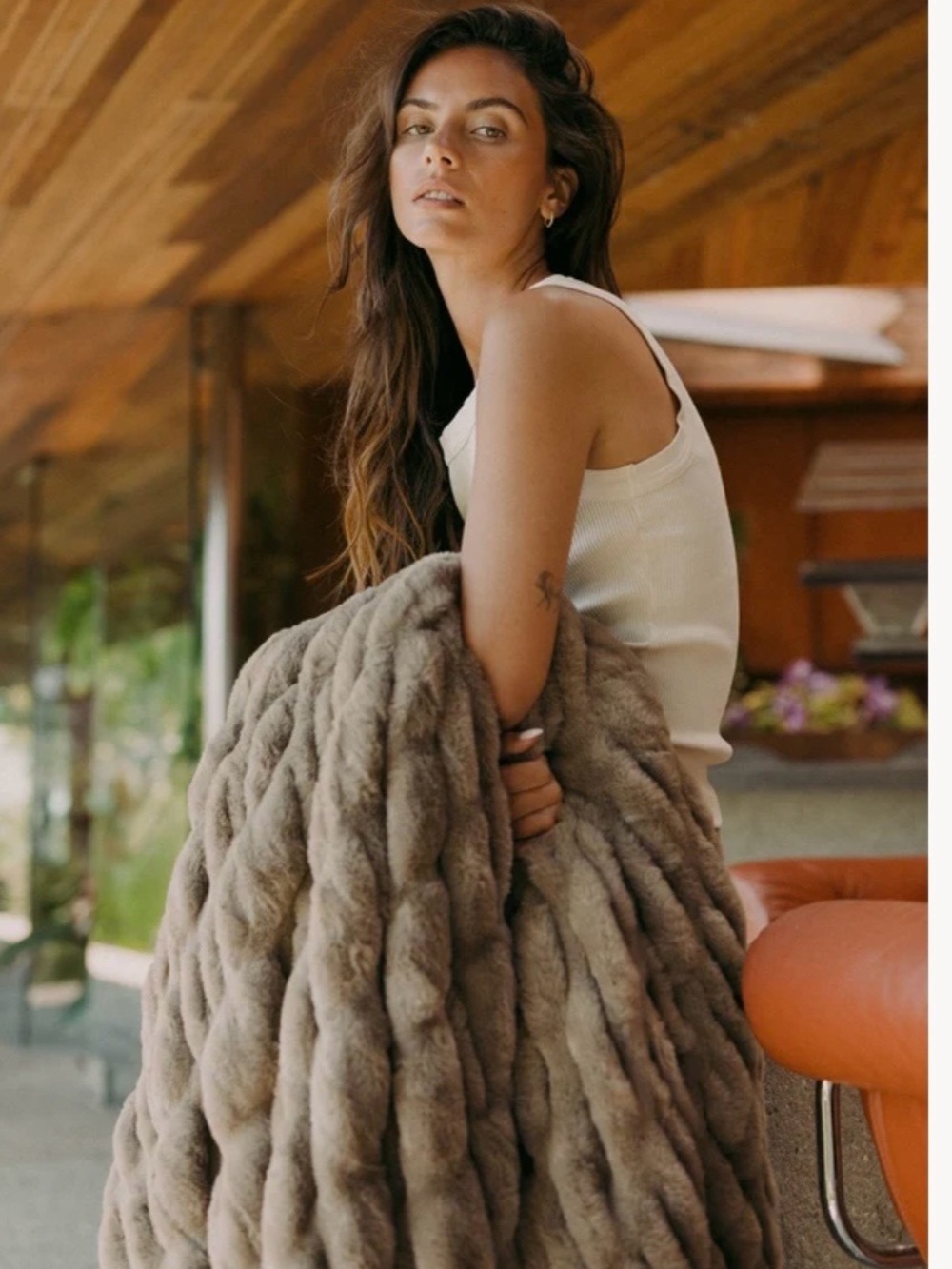 Lola Blankets/Desert Dune/Size L/Faux Fur Throw/Blanket/NWT! NIB! SEALED! NEW!